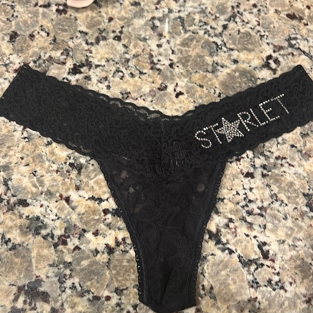 No, without tags Victoria’s Secret thong